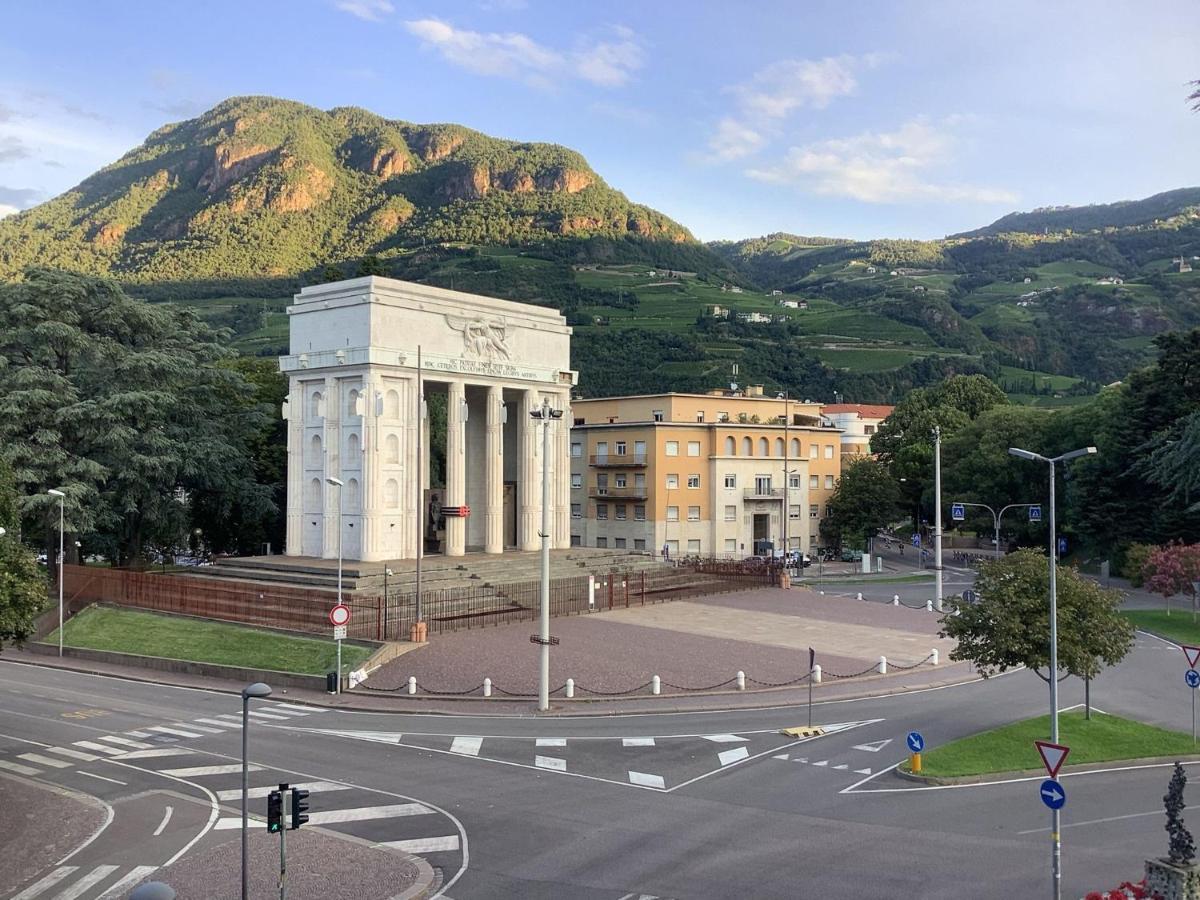 Casa Vittoria - Siegeshaus Apartment Bolzano Luaran gambar